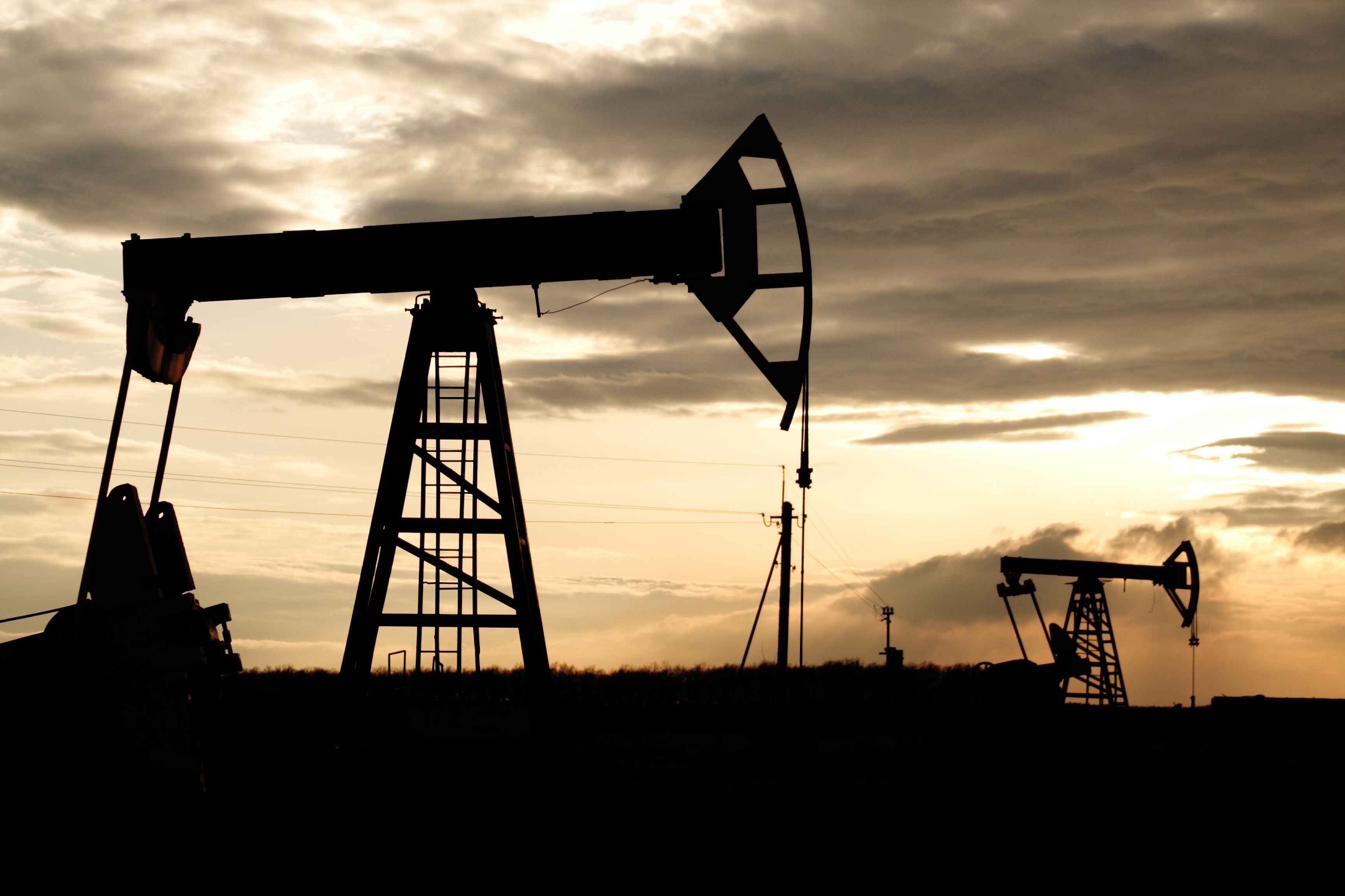 bigstock-oil-well-26423504